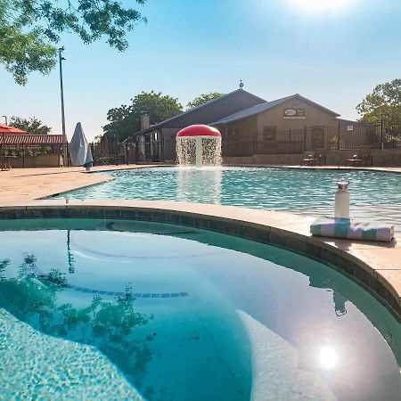 מלון ניו בראונפלס Sun Retreats Texas Hill Country מראה חיצוני תמונה