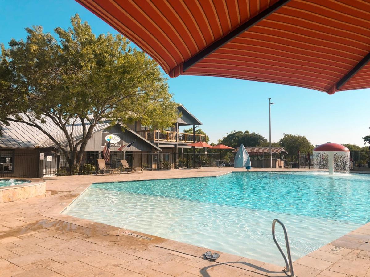 מלון ניו בראונפלס Sun Retreats Texas Hill Country מראה חיצוני תמונה