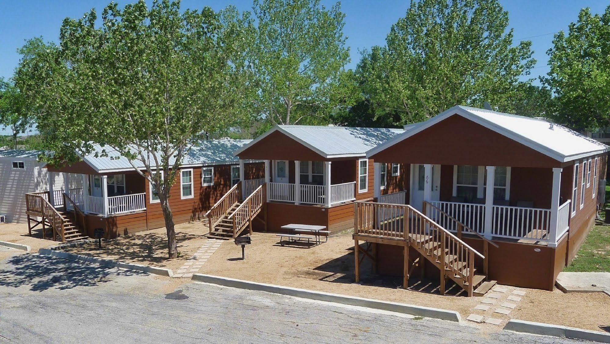 מלון ניו בראונפלס Sun Retreats Texas Hill Country מראה חיצוני תמונה